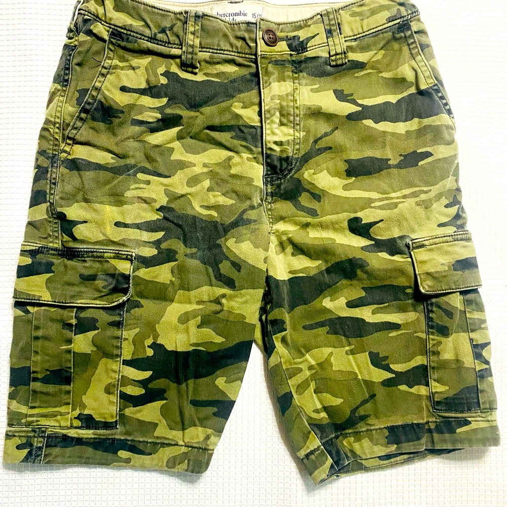 Boys camo cargo shorts Abercrombie and Fitch size 15/16